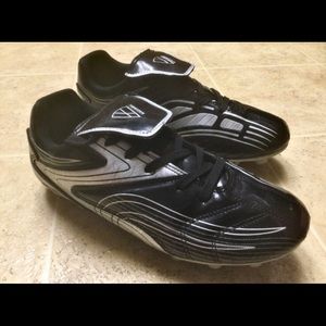 ⚽️ VIZARI - OUTDOOR - BLACK & SILVER - STRIKER SOCCER CLEATS ⚽️